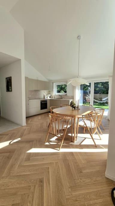Haus Am Waldrand Und In Seenaehe Lehnin Exterior photo
